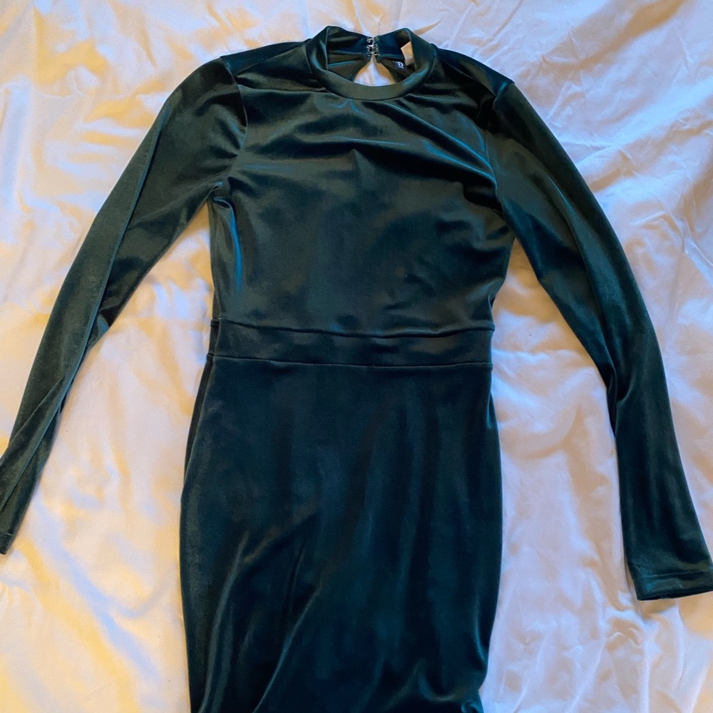 Bodycon green velvet backless dress